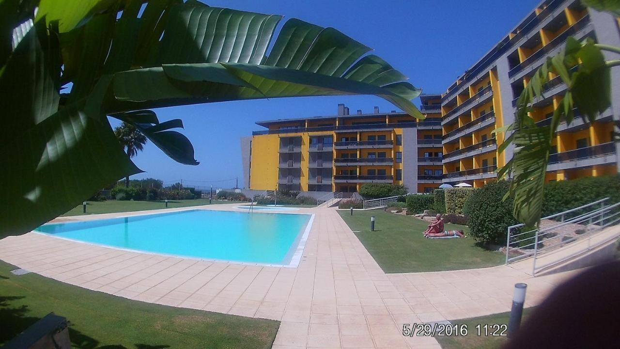 Apartamento Frente Ao Mar Com Piscina De Agua Salgada Quarteira Exterior photo